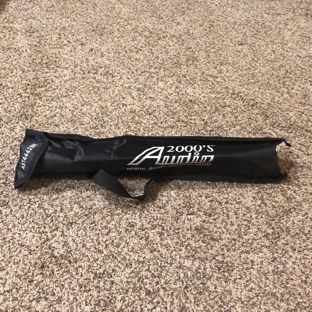 2000’s Audio Music Stand